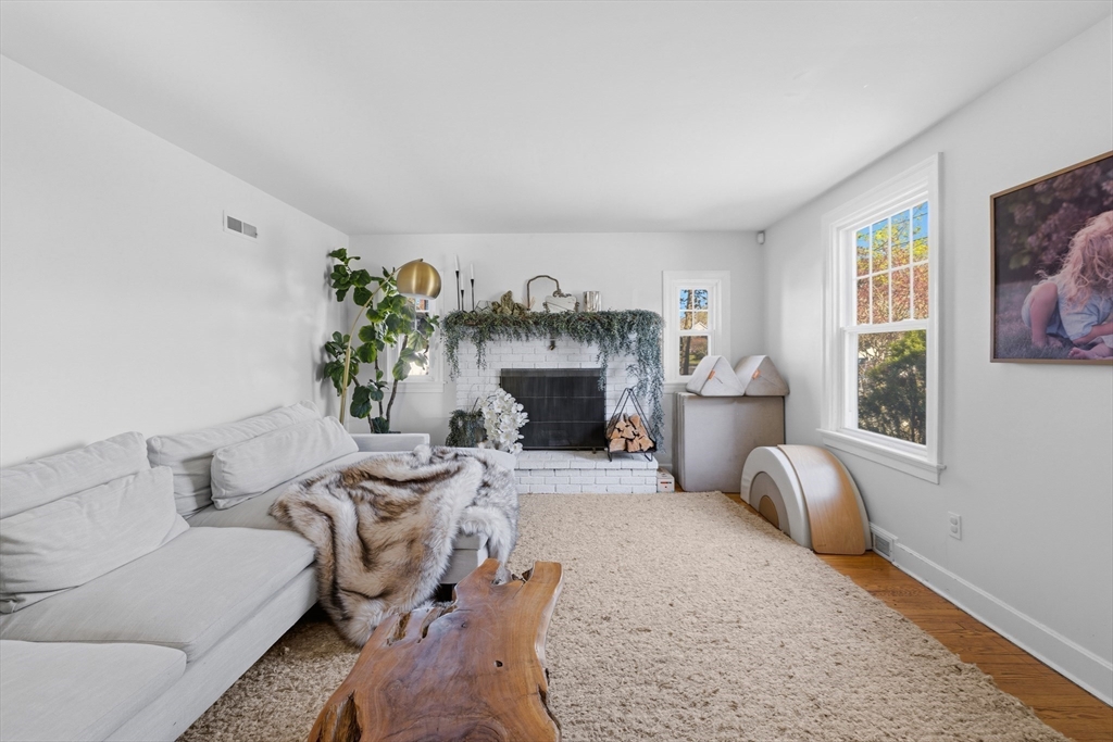 377 Archer Street Fall River, MA 02720 - Photo 10 of 29