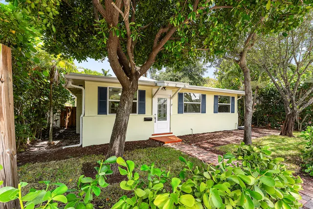 $4,000 | 224 North Ocean Breeze, Lake Worth Beach, FL 33460