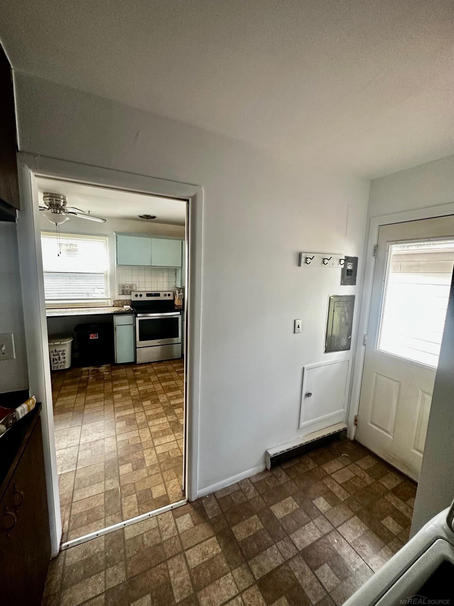 47771 Frederick Road Utica, MI 48317 - Photo 12 of 17 50124515-11.JPG