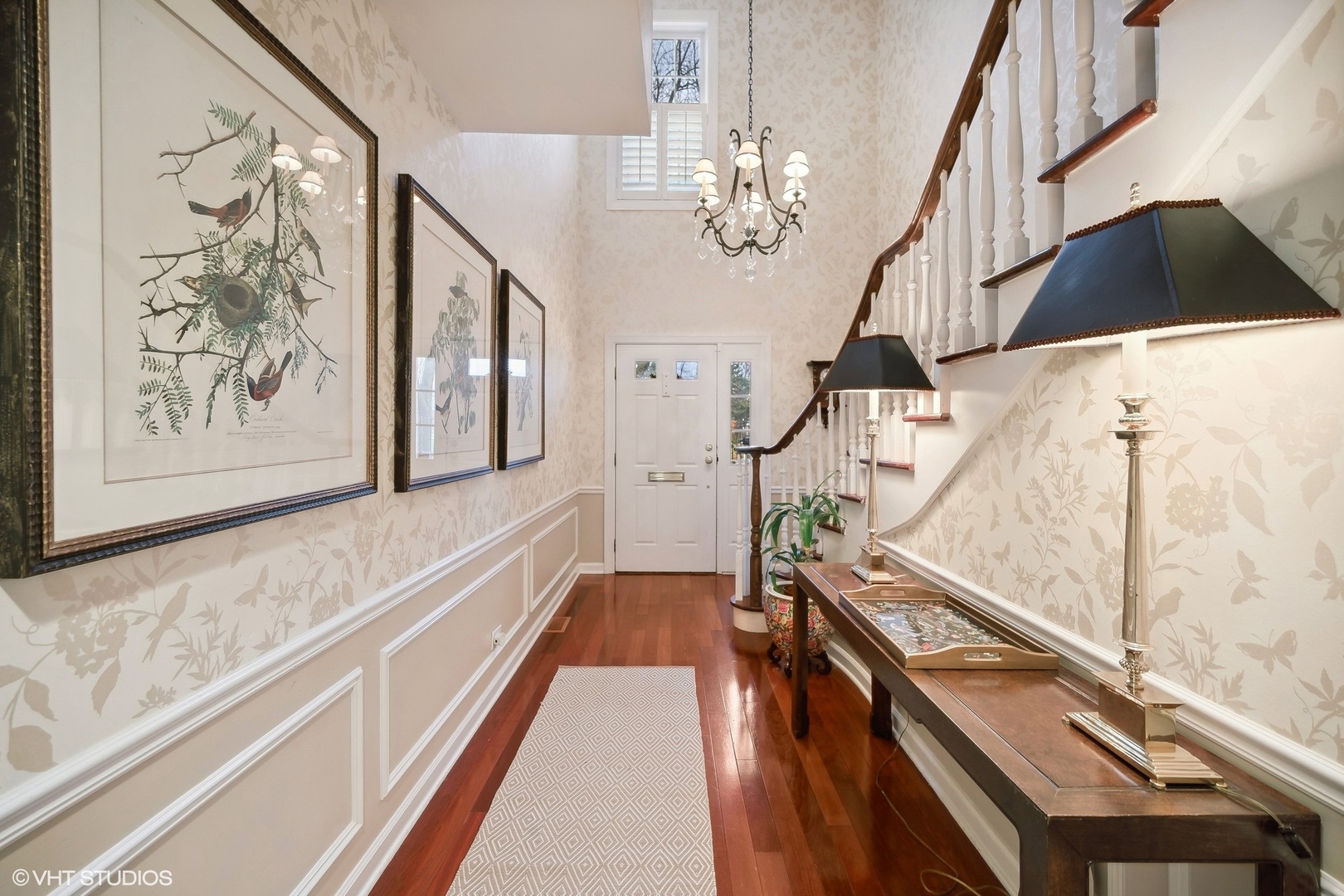 3 Landmark Street Northfield, IL 60093 - Photo 4 of 31 a view of an entryway