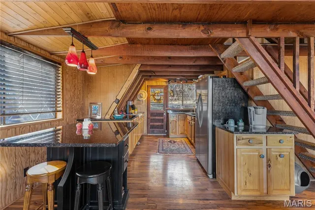 $575,000 | 145 East Innsbrook Cir Drive, Wright City, MO 63390