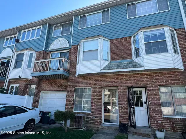 $548,000 | 190 Monahan Avenue | New Springville