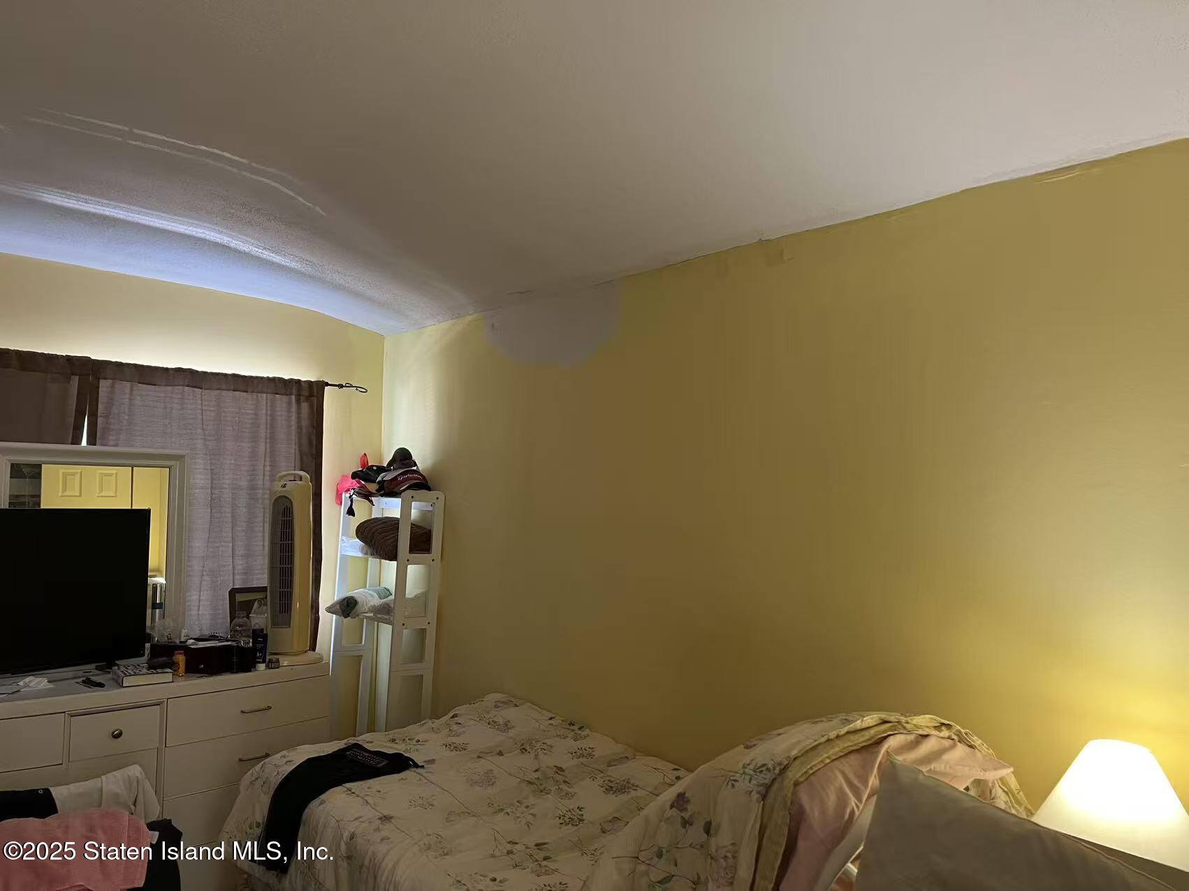 190 Monahan Avenue Staten Island, NY 10314 - Photo 4 of 8 21ee68812ddfe688b1ea207b578add0b