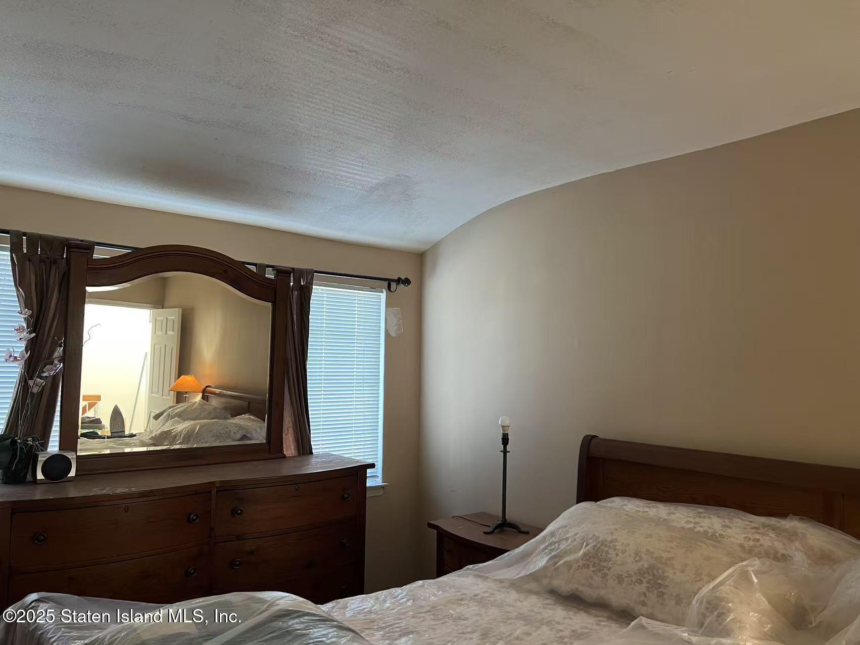 190 Monahan Avenue Staten Island, NY 10314 - Photo 5 of 8 42502a3a1378941b5fc22ee92c7ff302