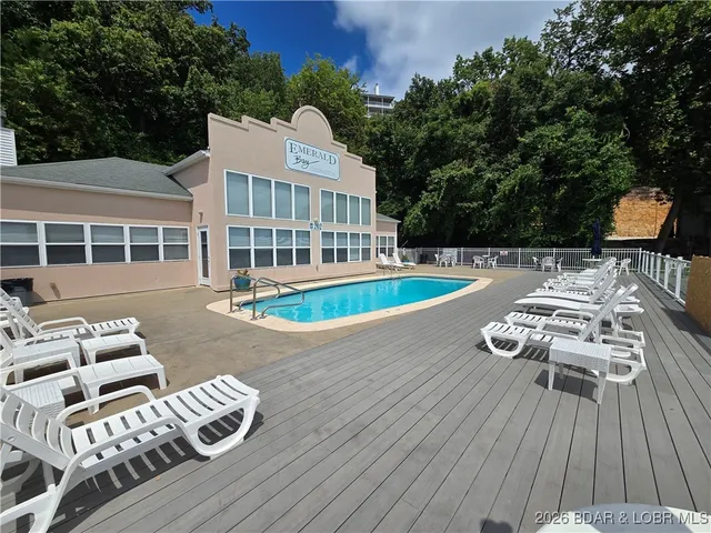 $329,900 | 214 Emerald Bay Drive, Unit 1D, Lake Ozark, MO 65049
