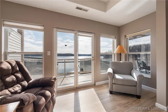 $329,900 | 214 Emerald Bay Drive, Unit 1D, Lake Ozark, MO 65049