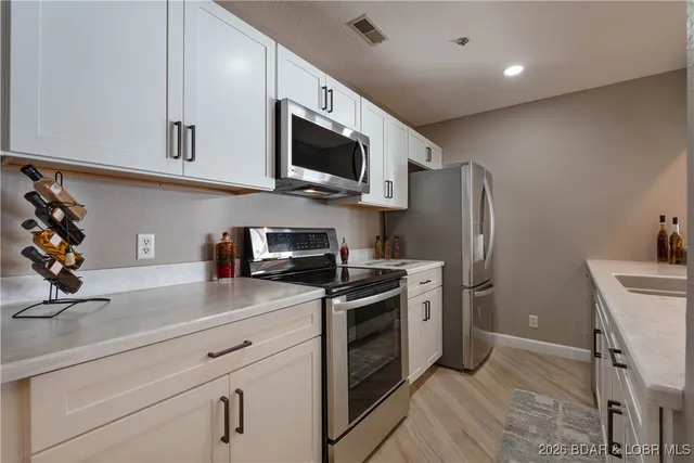 $329,900 | 214 Emerald Bay Drive, Unit 1D, Lake Ozark, MO 65049