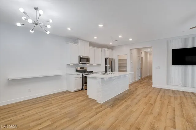 $2,398 | 237 Callen Falls Avenue, Unit 2025, Henderson, NV 89011