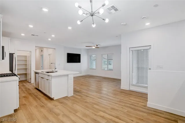 $2,398 | 237 Callen Falls Avenue, Unit 2025, Henderson, NV 89011