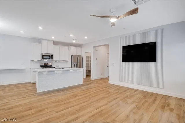 $2,398 | 237 Callen Falls Avenue, Unit 2025, Henderson, NV 89011