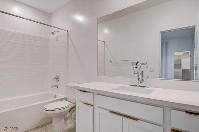 $2,398 | 237 Callen Falls Avenue, Unit 2025, Henderson, NV 89011