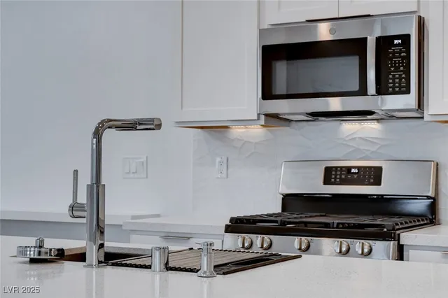 $2,398 | 237 Callen Falls Avenue, Unit 2025, Henderson, NV 89011