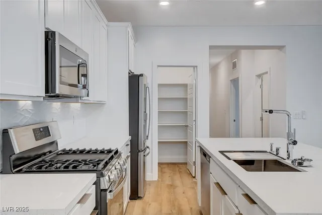 $2,398 | 237 Callen Falls Avenue, Unit 2025, Henderson, NV 89011