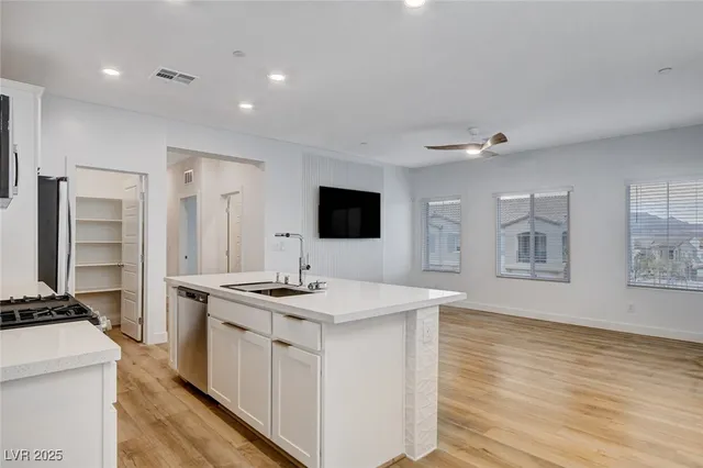 $2,398 | 237 Callen Falls Avenue, Unit 2025, Henderson, NV 89011