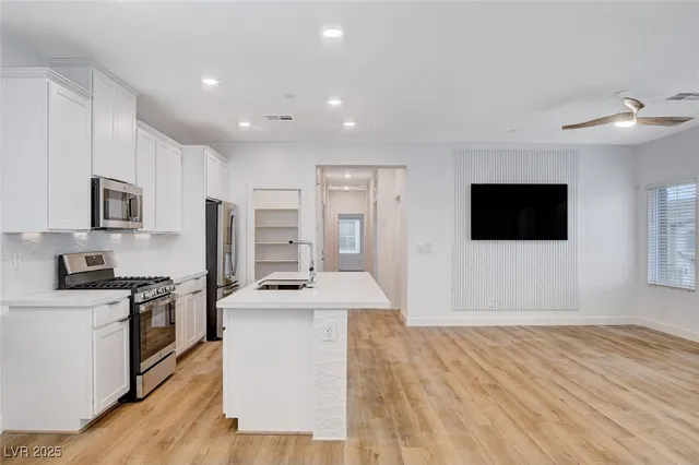 $2,398 | 237 Callen Falls Avenue, Unit 2025, Henderson, NV 89011