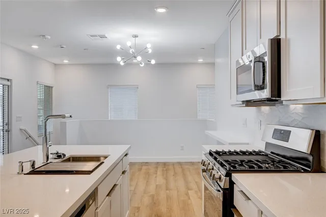 $2,398 | 237 Callen Falls Avenue, Unit 2025, Henderson, NV 89011