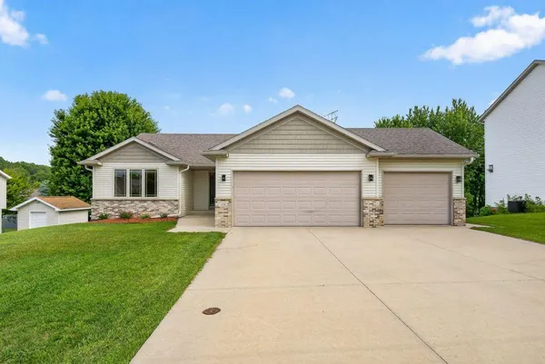 $360,000 | 634 8th Street Southwest, Pine Island, MN 55963