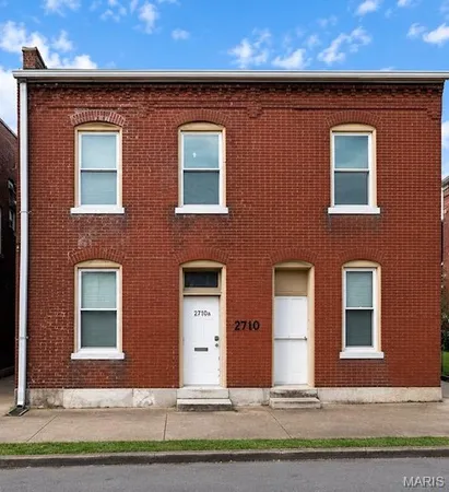 $240,000 | 2710 Chippewa Street, St. Louis, MO 63118