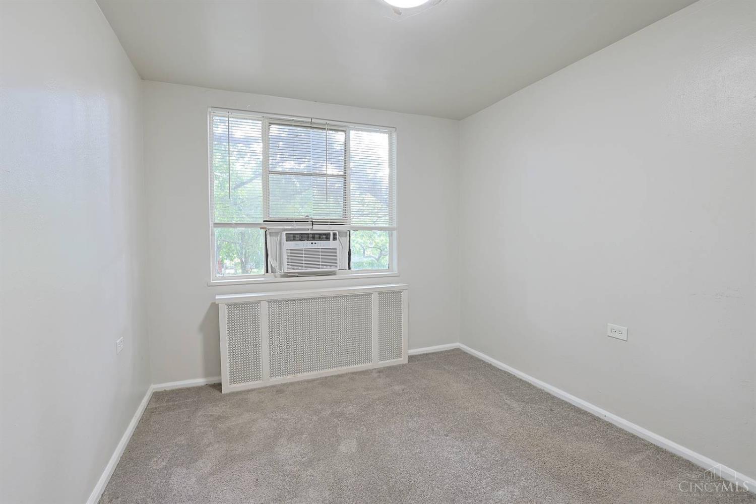 33 Farragut Road Greenhills, OH 45218 - Photo 20 of 37 Gallery Image 20