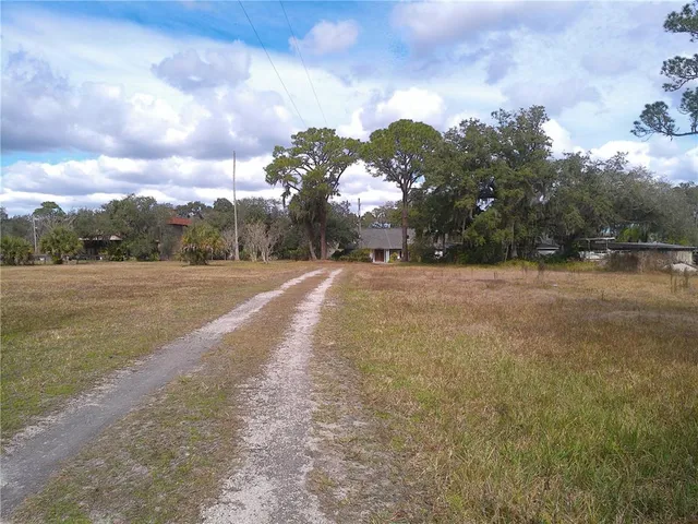 $885,000 | 3821 East Osceola Road, Geneva, FL 32732