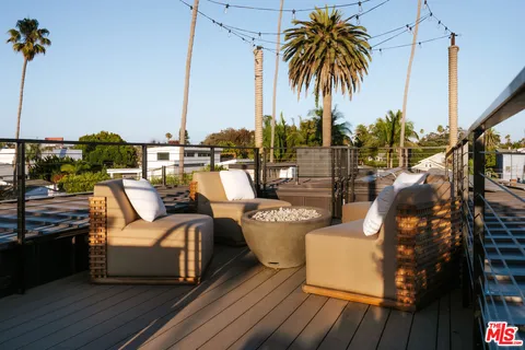 $4,495,000 | 923 Milwood Avenue, Venice, CA 90291