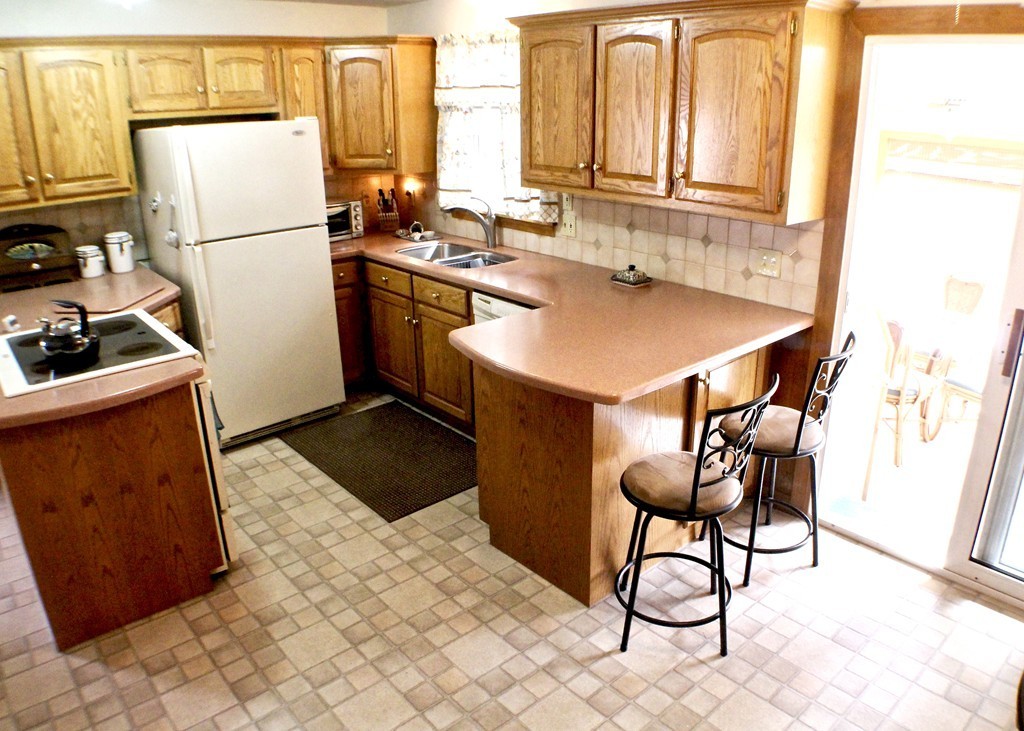 35 Old Farm Road Chicopee, MA 01020 - Photo 3 of 30 Gallery Image 3