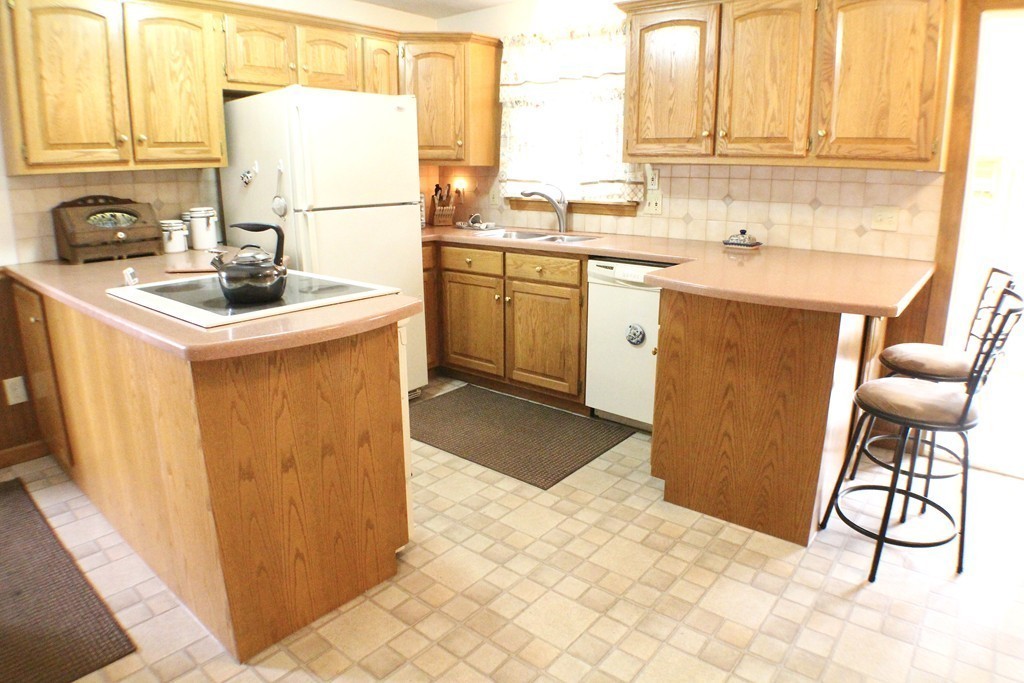 35 Old Farm Road Chicopee, MA 01020 - Photo 6 of 30 Gallery Image 6
