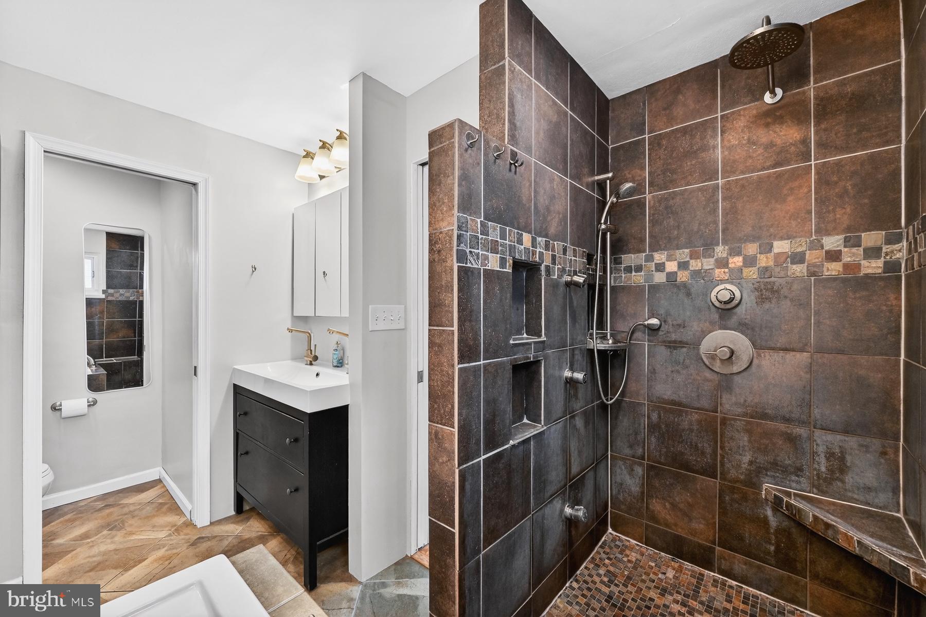 118 Elliott Place Edgewater, MD 21037 - Photo 23 of 57 Primary Bathroom