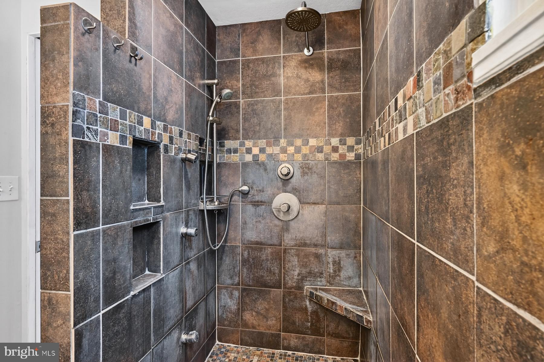 118 Elliott Place Edgewater, MD 21037 - Photo 24 of 57 Primary Bathroom