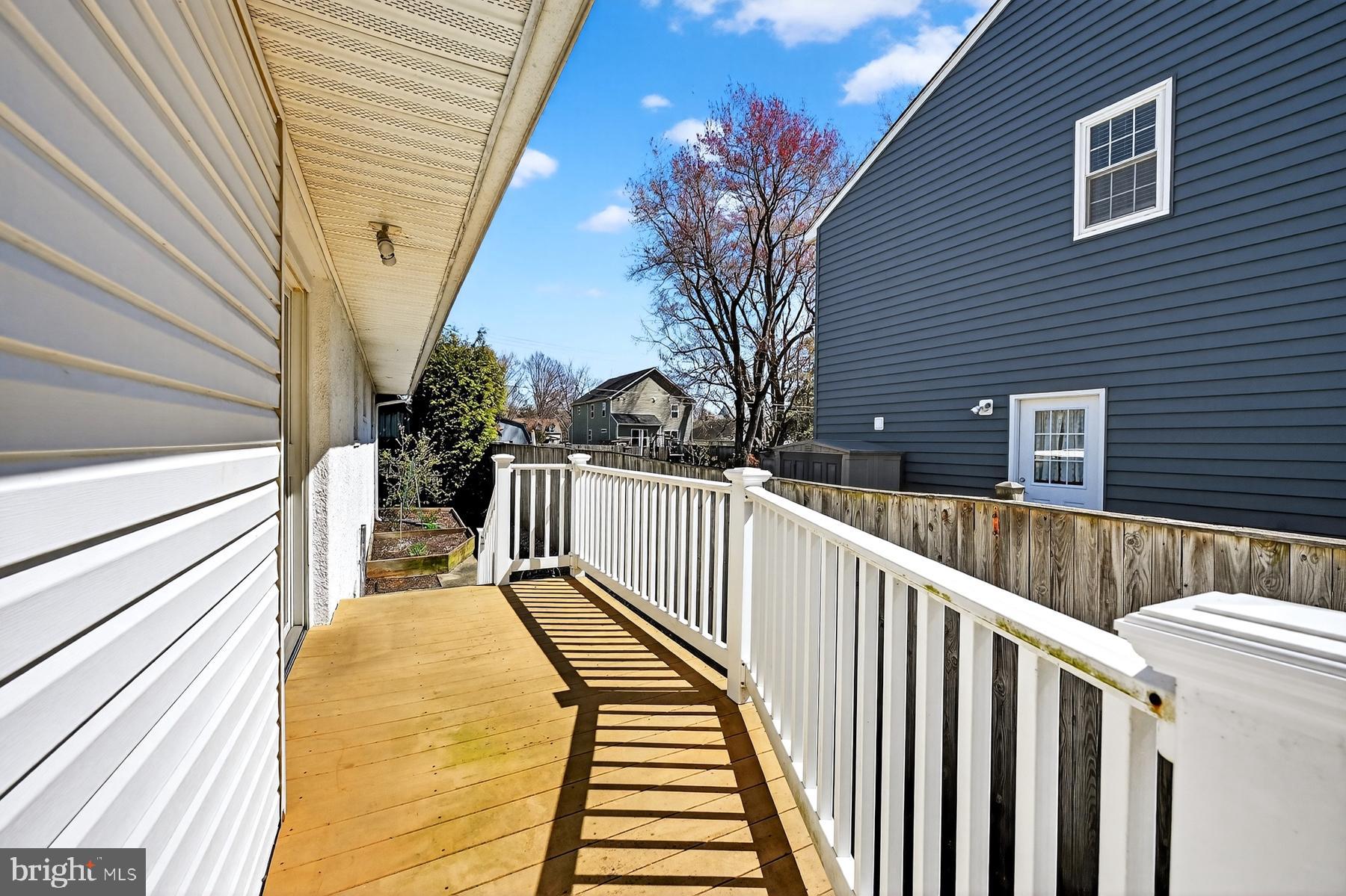 118 Elliott Place Edgewater, MD 21037 - Photo 31 of 57 Deck off Kitchen