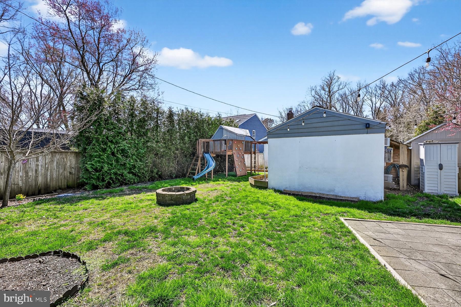 118 Elliott Place Edgewater, MD 21037 - Photo 35 of 57 Backyard Firepit