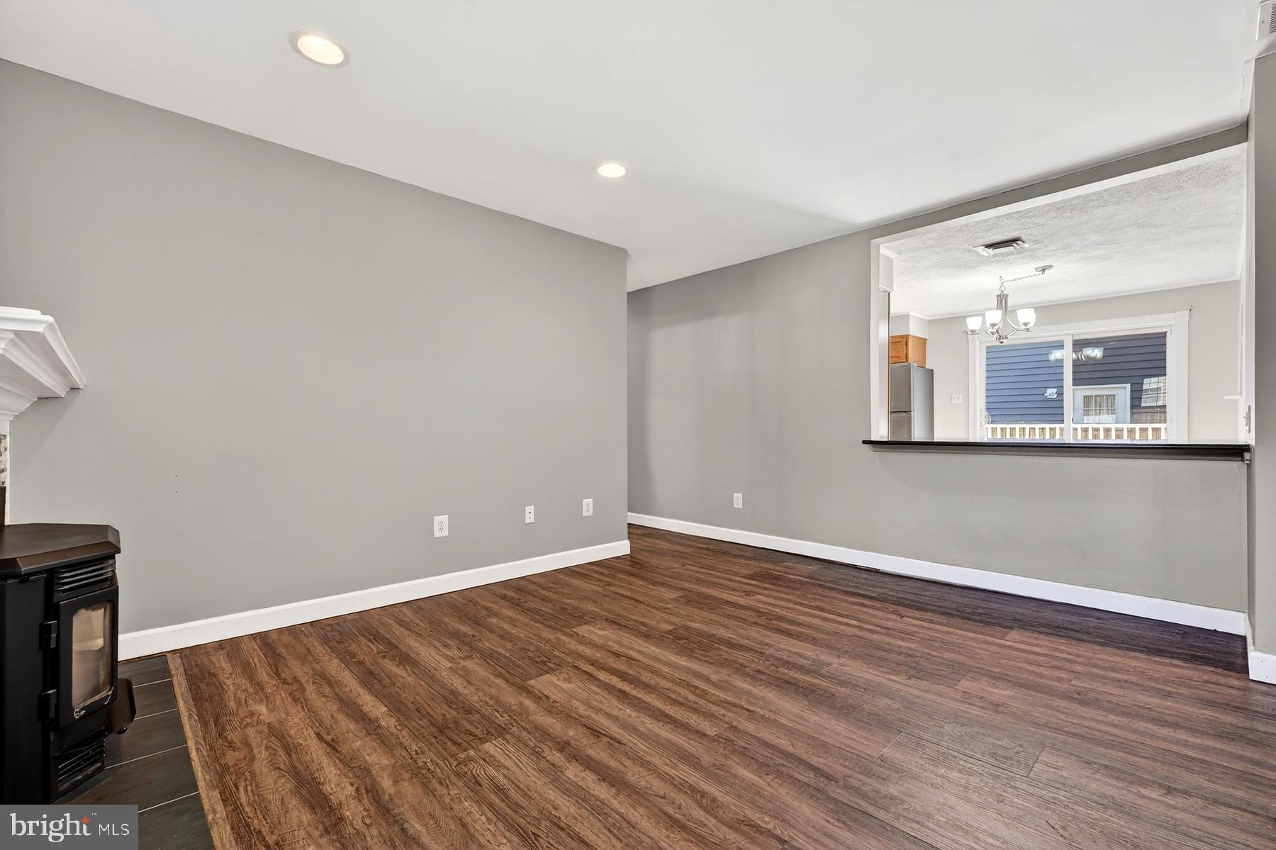 118 Elliott Place Edgewater, MD 21037 - Photo 10 of 57 Family Room