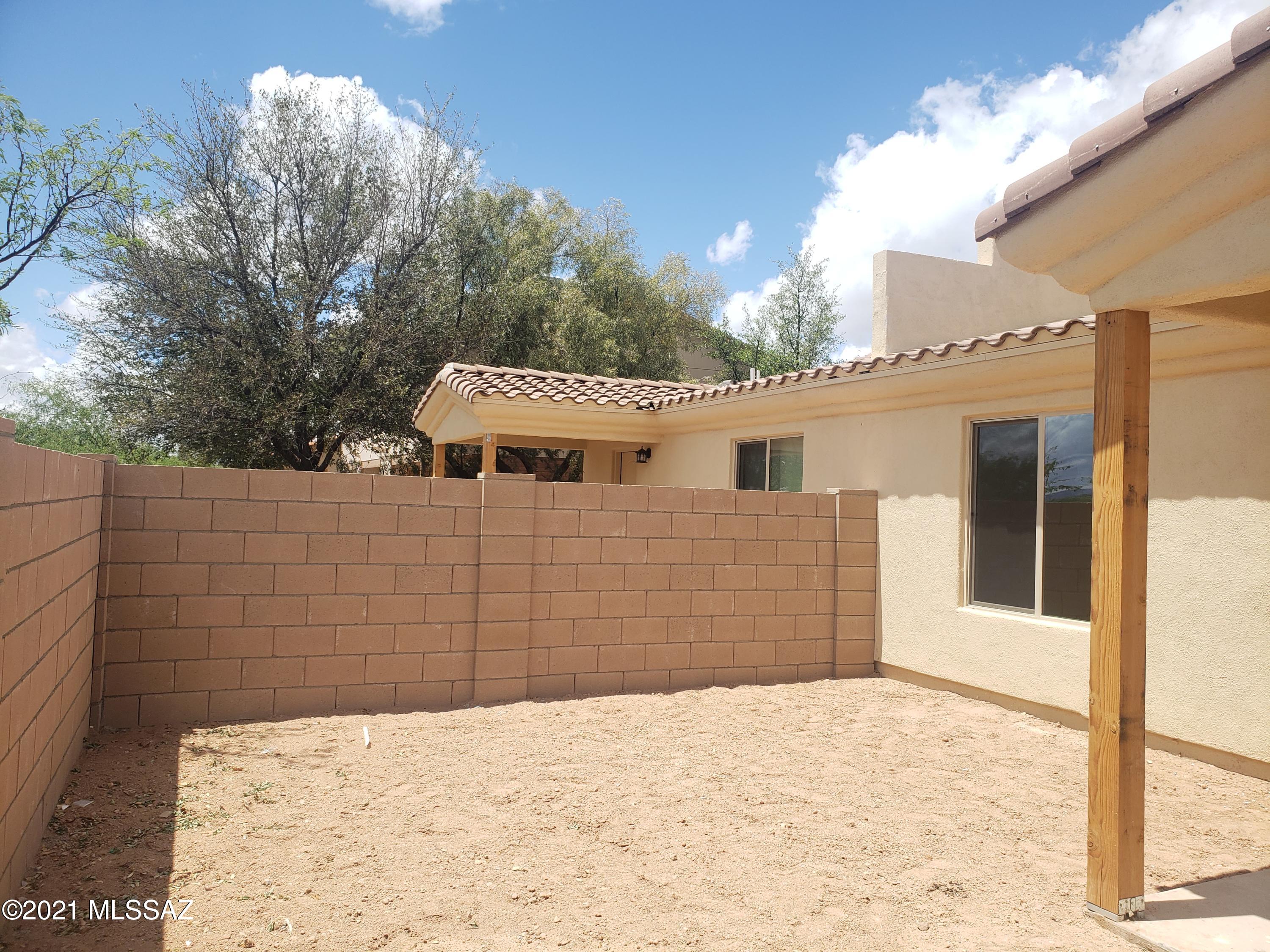 1175 Yesal Court, Unit 70 Rio Rico, AZ 85648 - Photo 8 of 19