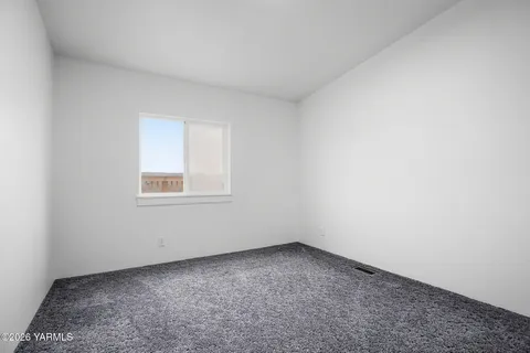 $329,000 | 140 Duim Road, Selah, WA 98942