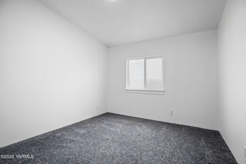 $329,000 | 140 Duim Road, Selah, WA 98942