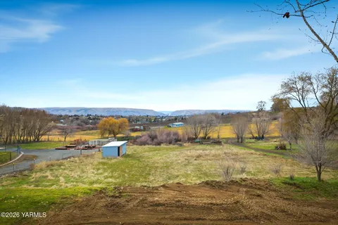 a view of a lake with houses