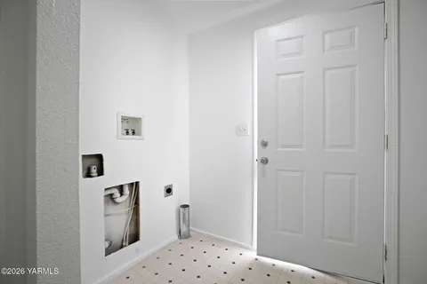 $329,000 | 140 Duim Road, Selah, WA 98942