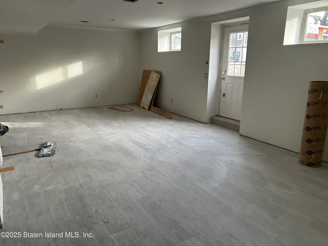 $1,425,000 | 471 Stewart Avenue | South New York