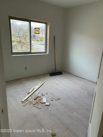 $1,425,000 | 471 Stewart Avenue | South New York