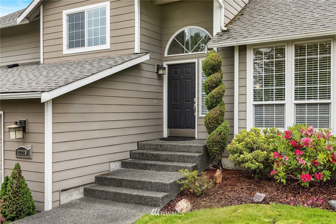 12220 Northeast 168th Place Bothell, WA 98011 - Photo 3 of 25 Gallery Image 3