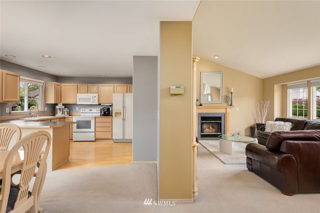 12220 Northeast 168th Place Bothell, WA 98011 - Photo 8 of 25 Gallery Image 8