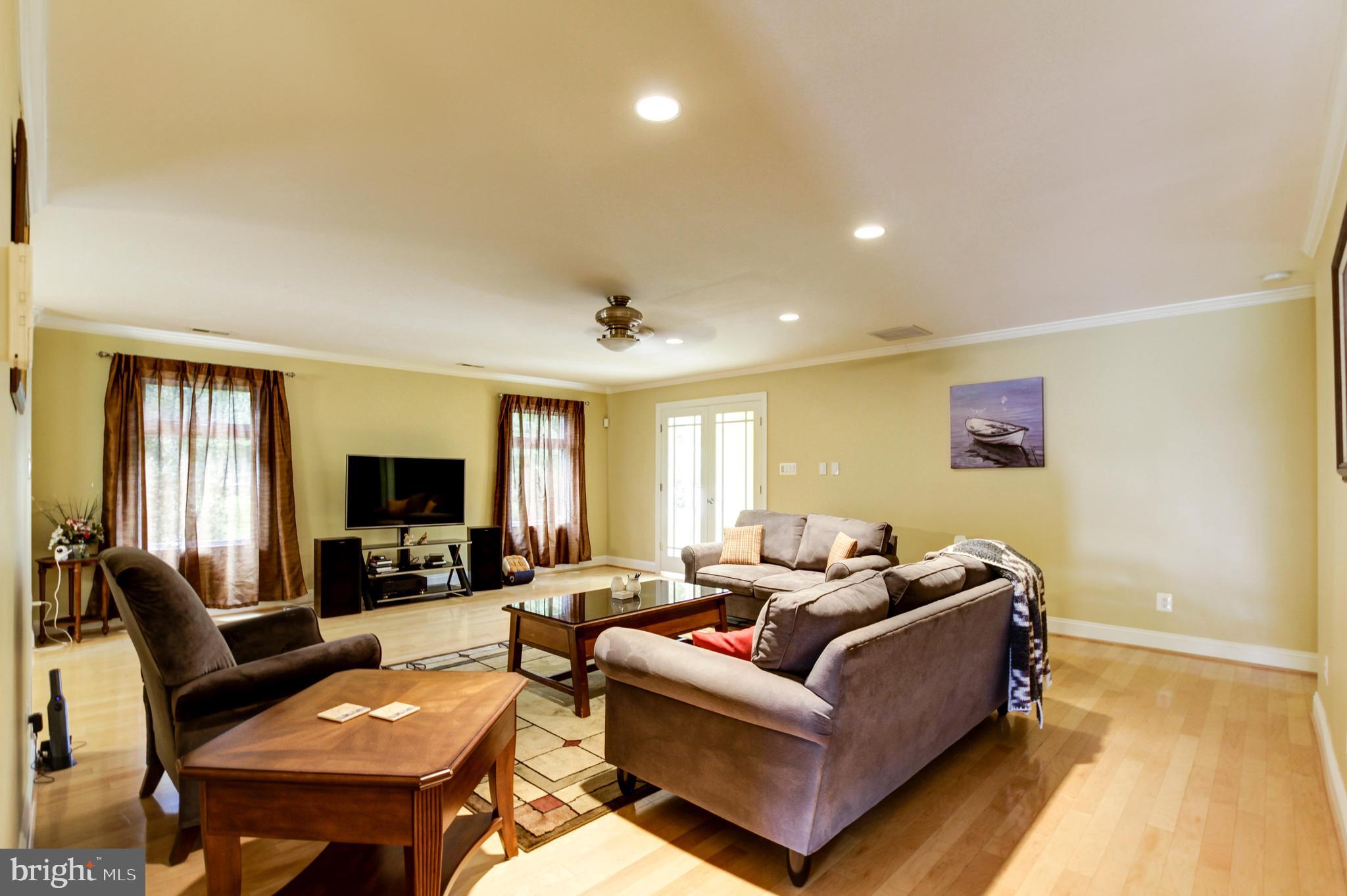 15707 Bond Mill Road Laurel, MD 20707 - Photo 15 of 48 Living room