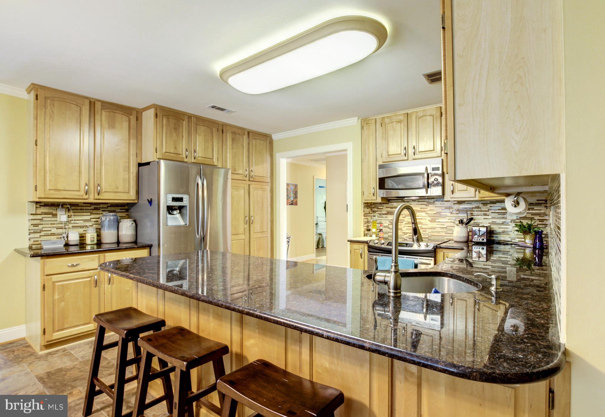 15707 Bond Mill Road Laurel, MD 20707 - Photo 7 of 48 Breakfast bar/Kitchen