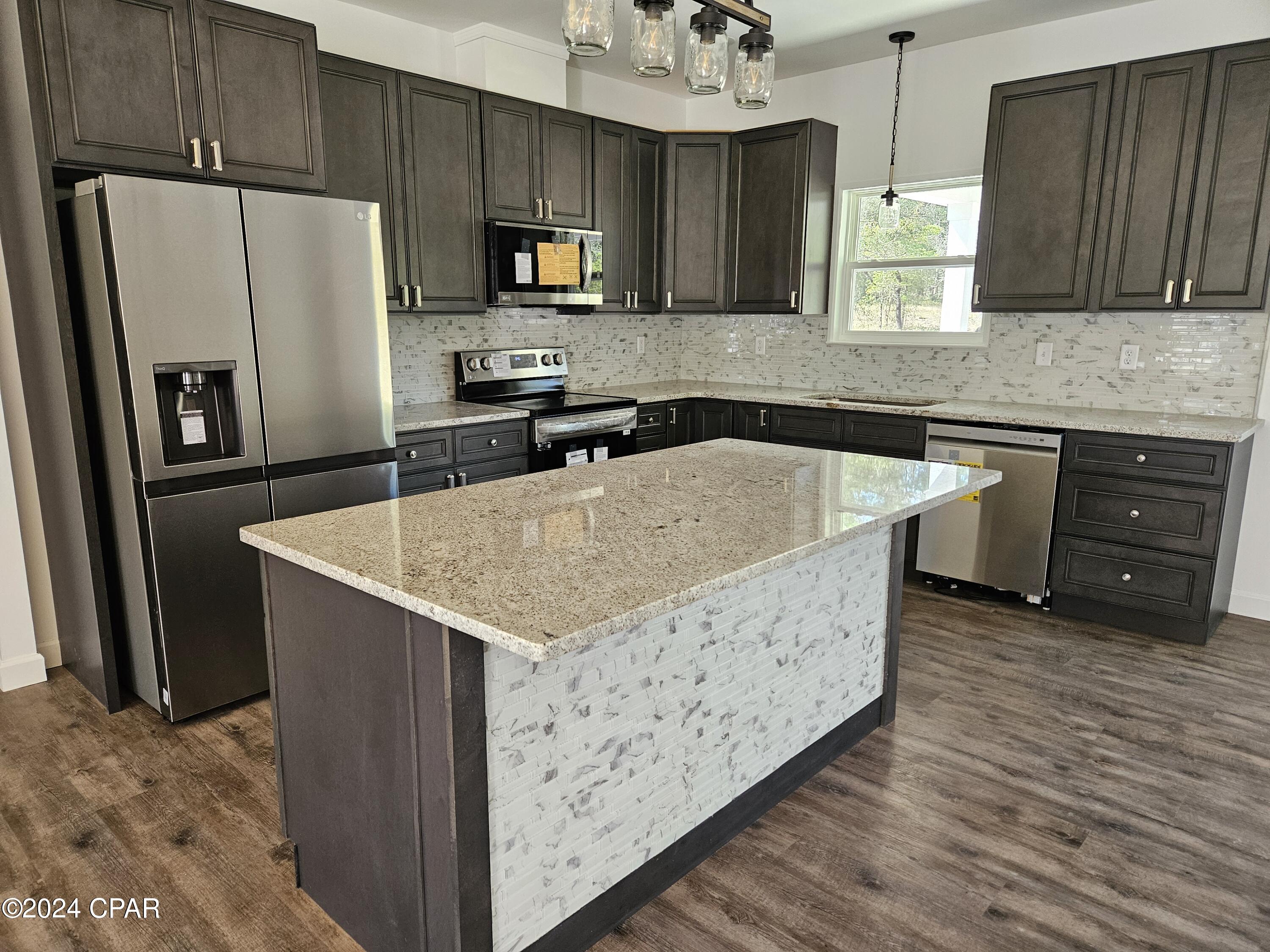 4812 Derby Drive Chipley, FL 32428 - Photo 5 of 92