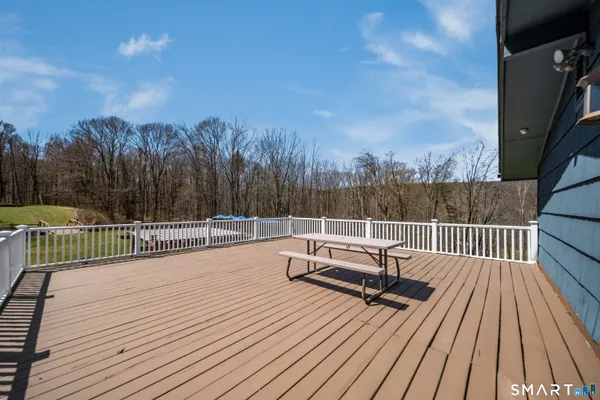 a view of an outdoor space