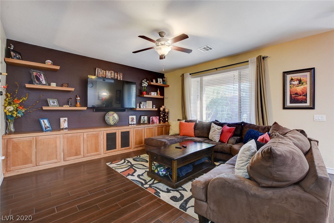 7055 Florido Road Las Vegas, NV 89178 - Photo 8 of 42 Gallery Image 8