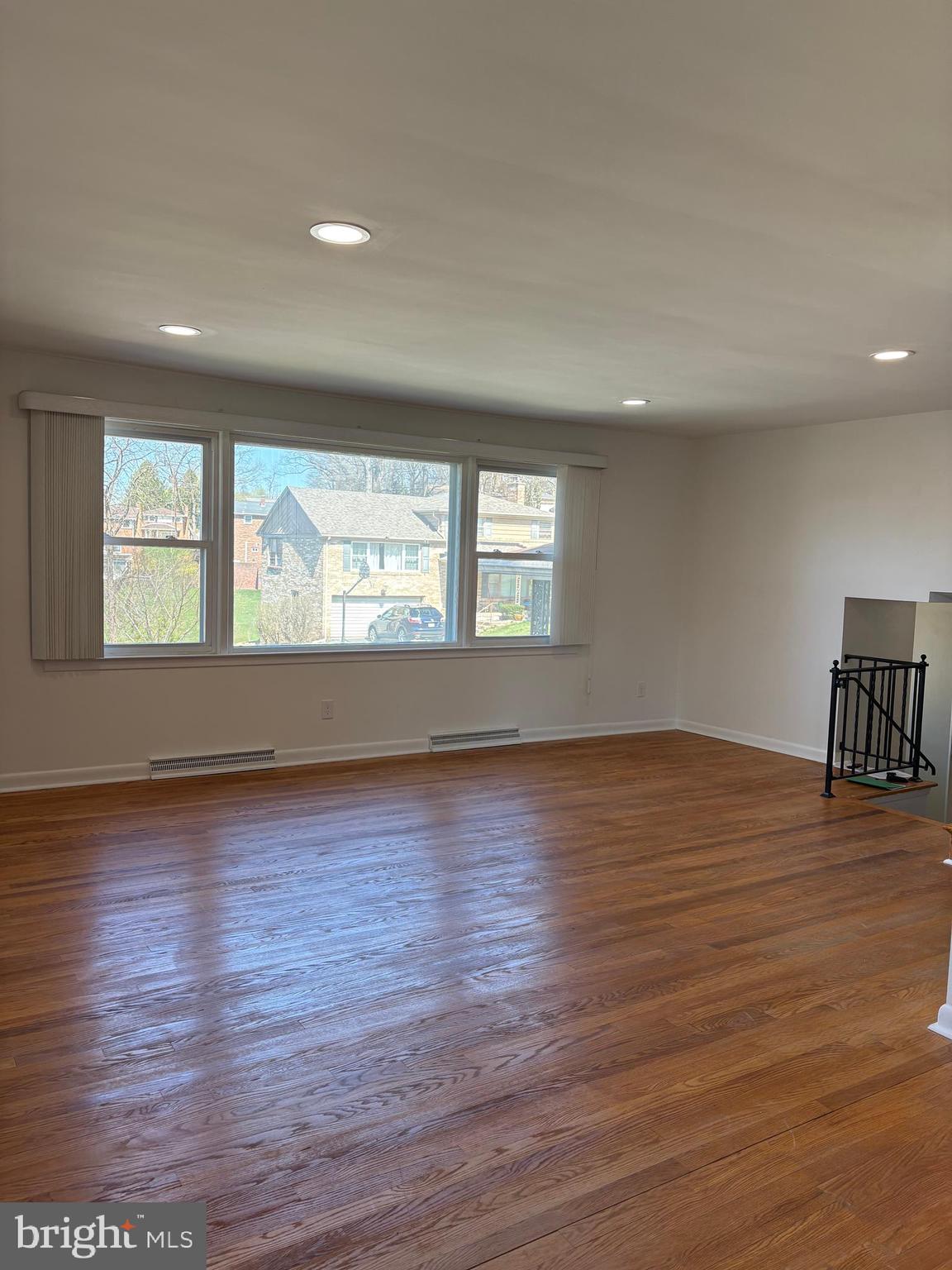 2620 Raleigh Drive York, PA 17402 - Photo 4 of 26 Gallery Image 4