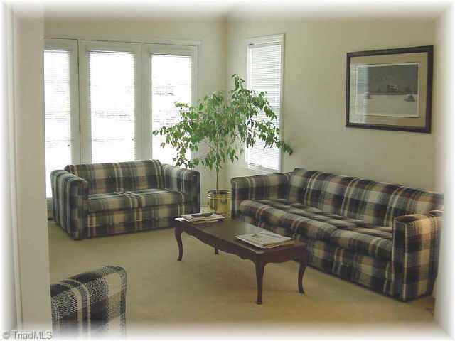 7513 Riverside Court Clemmons, NC 27012 - Photo 4 of 7 Other. Living Room