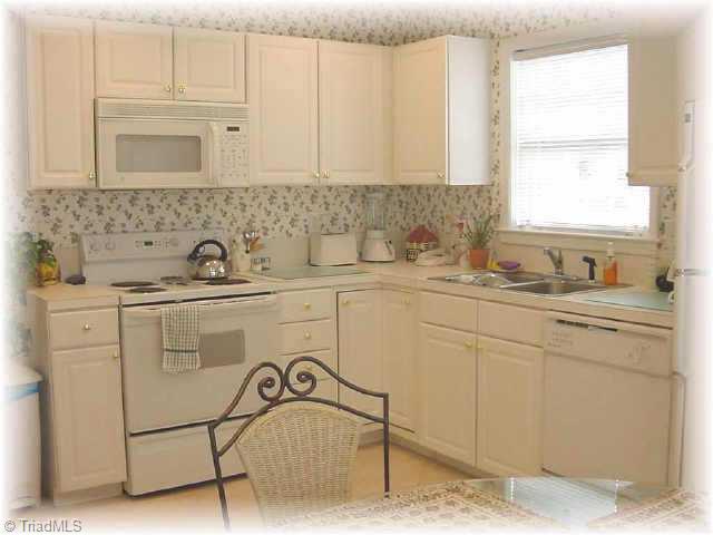 7513 Riverside Court Clemmons, NC 27012 - Photo 5 of 7 Other. Kitchen