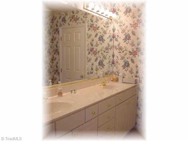 7513 Riverside Court Clemmons, NC 27012 - Photo 7 of 7 Other. Master Bath